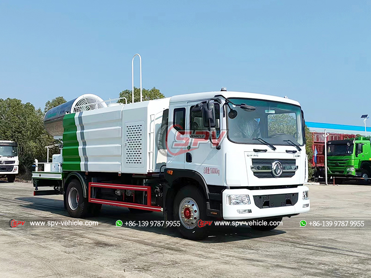 DONGFENG 6 Wheeler Dust Spray Water Truck - Front Right Side